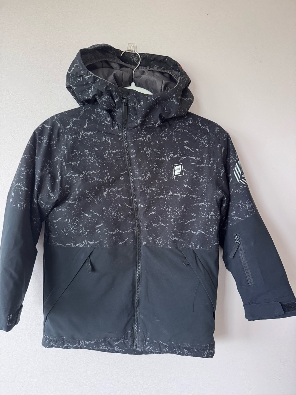 Orage Boys XS 7 Black Marble Print Asymmetrical Zip Ski Snowboard Jacket